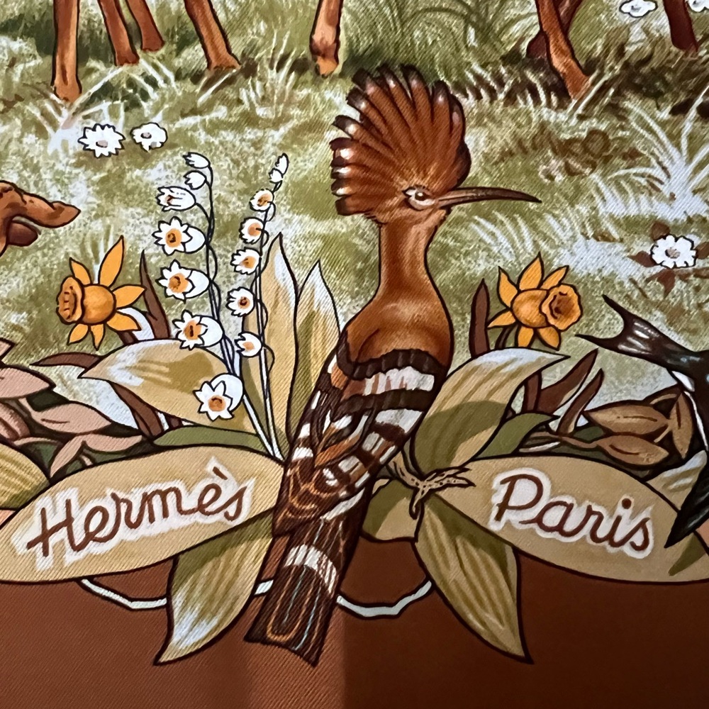 Hermès Les Quatre Saisons (The Four Seasons) 100% Silk Scarf Authentic. Like New